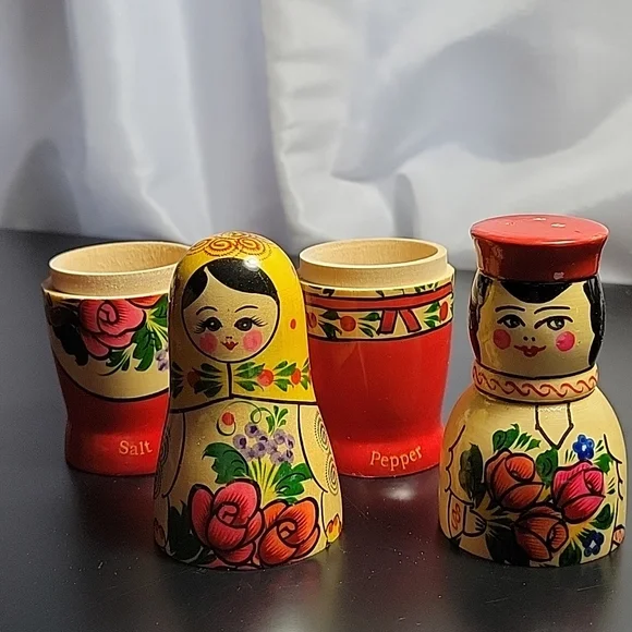 Matryoshka Salt and Pepper Shakers - Picture 7 of 7
